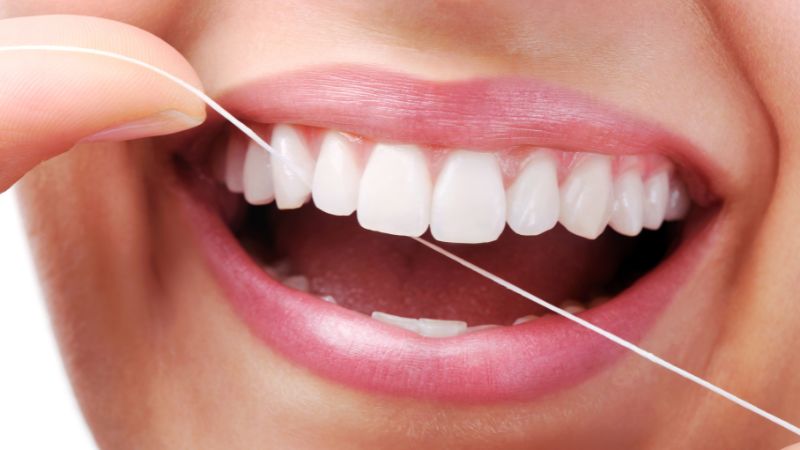 Hilo dental vs. cepillos interdentales